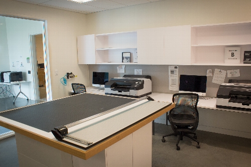 Also near the digital classrooms is a print/mat room, with large-format printers.